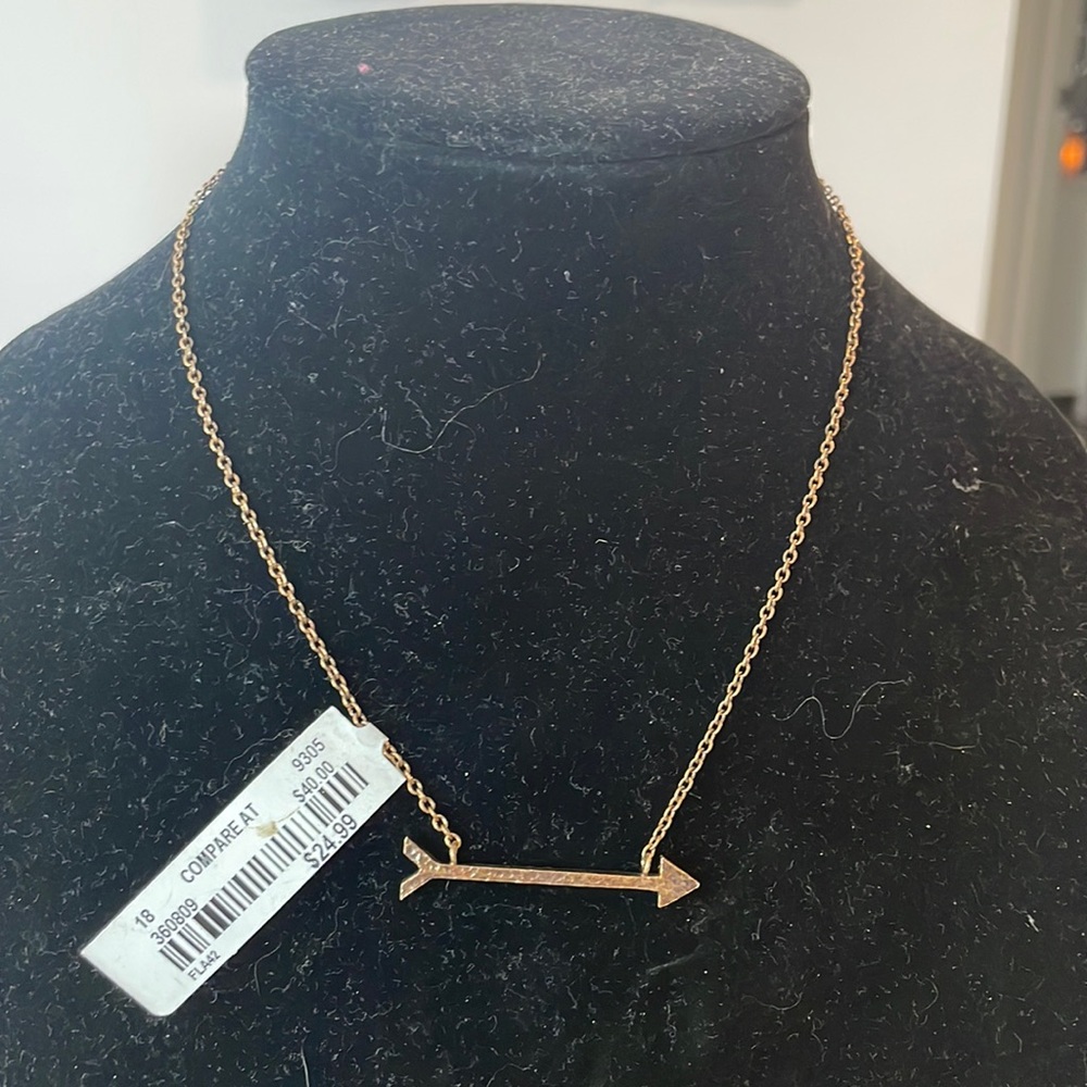 NWT Antique rose gold arrow necklace
